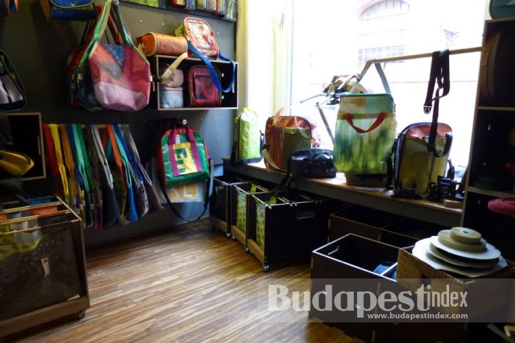 Banner bags come all shapes and sizes, including laptop cases, tote bags and bike bags