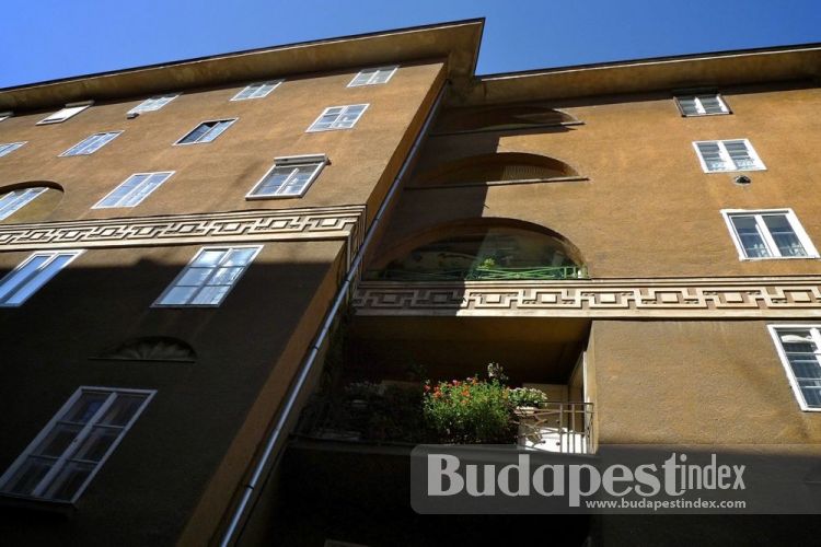 It is an impressive Neo-Classical complex, which to this day remains a landmark of Óbuda. Estate in Obuda