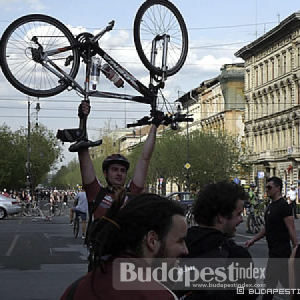 Critical Mass April 2009 in Budapest