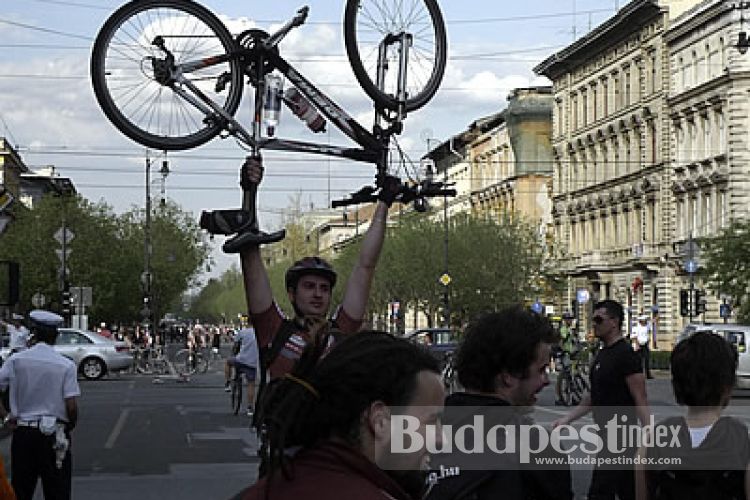 Critical Mass April 2009 in Budapest