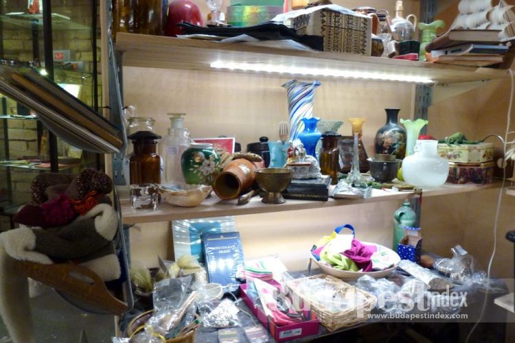 Miscellaneous bric-a-brac