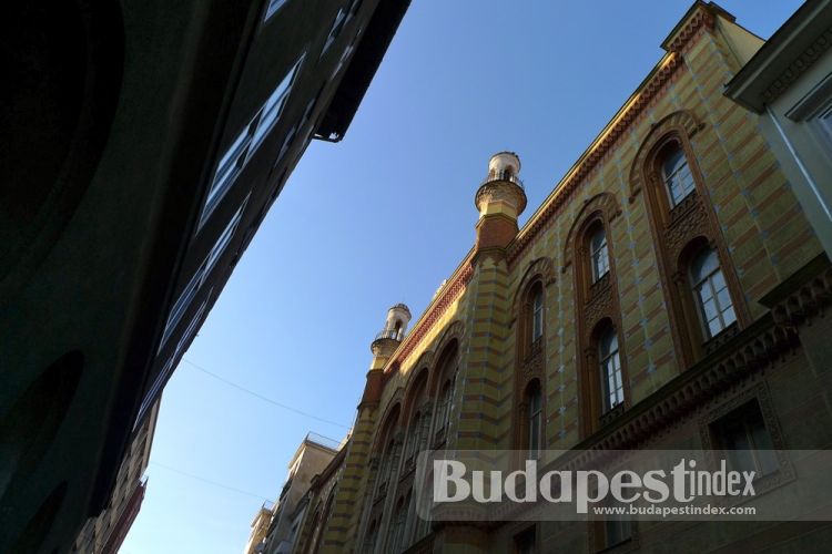 Rumbach Street Synagogue with minaret-style towers. Rumbach Street Synagogue