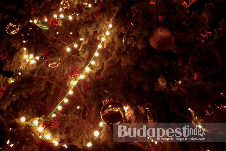 This is the biggest free entry outdoor event in Budapest during Holiday season with Advent calendar on the facade of Gerbeaud coffeehouse, colourful Christmas tree and festive lights. Christmas in Budapest