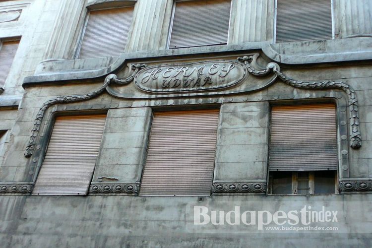 Headquarters of the Hermes Hungarian General Exchange Co. at Petőfi Sándor utca 5.