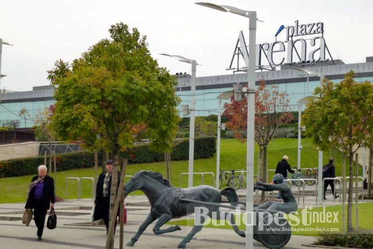 Arena Plaza is built where race-course once stood.