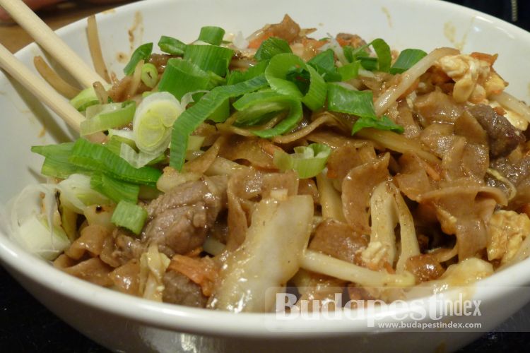 Whole grain noodle, beef, teriyaki sauce