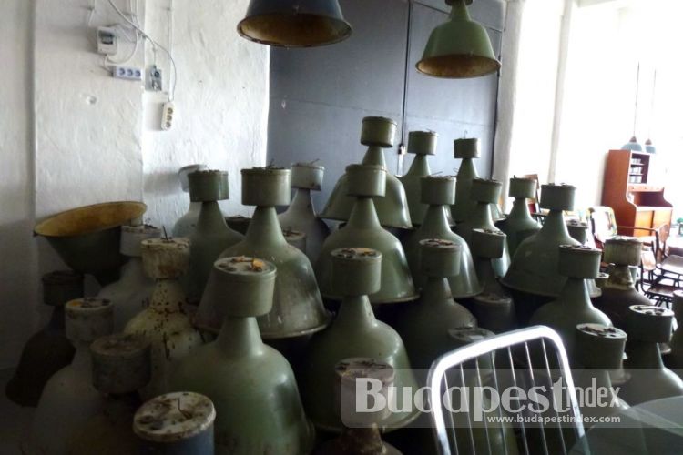 On offer are interior design and industrial pieces.