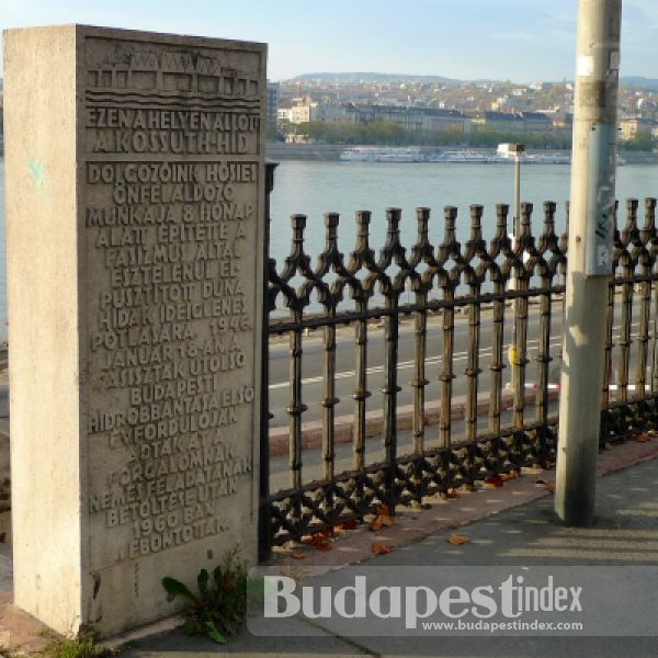 Memorial plaque on the Pest side (by Parliament)